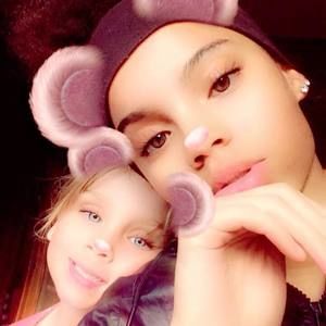 Meet your Posher, Janessa